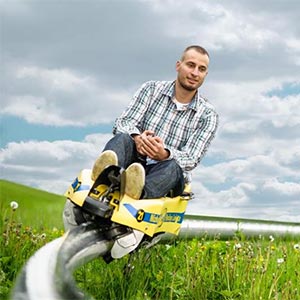 Jazda na bobovej dráhe v letnej krajine